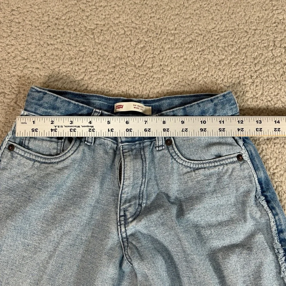 Levi's 94 Baggy Wide Leg Jeans Light Wash Denim Cropped Raw Hem Size 10  Reg